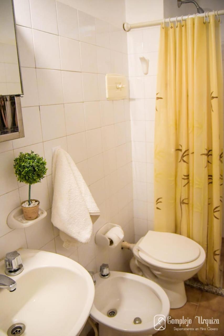 Апартаменты Complejo Urquiza Departamentos Мина-Клаверо Экстерьер фото